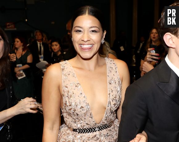 Gina Rodriguez foi escalada para o filme "Awake", próxima ficção da Netflix