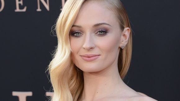 E a Sophie Turner, que assumiu que deu em cima de um dos atores de "Friends"?