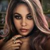 Em "Riverdale", Vanessa interpreta Toni, personagem que tem as mechas rosas como sua marca registrada