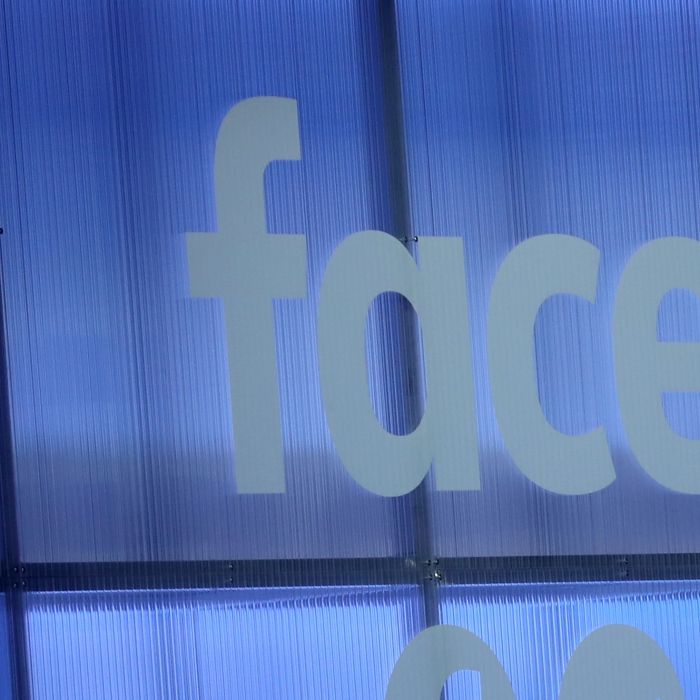 A mudança serve para deixar claro sobre os produtos que fazem parte do Facebook