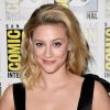 Lili Reinhart se achou parecida com Sarah Gadon em cartaz de filme
