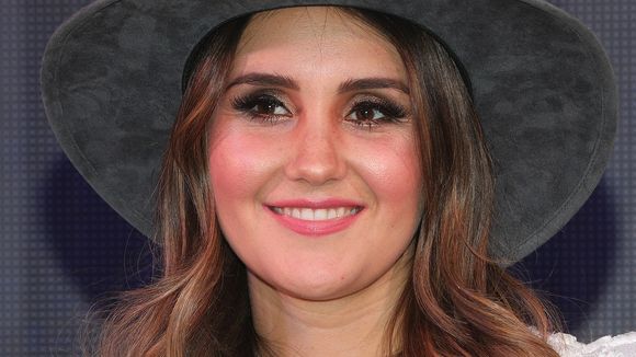 A Dulce Maria assumiu que ainda escuta as músicas do RBD e a gente se identifica com ela