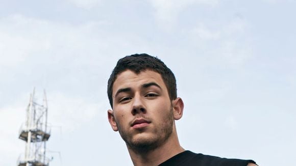 Nick Jonas posa para revista gay e fala sobre sexo: "Muito importante"