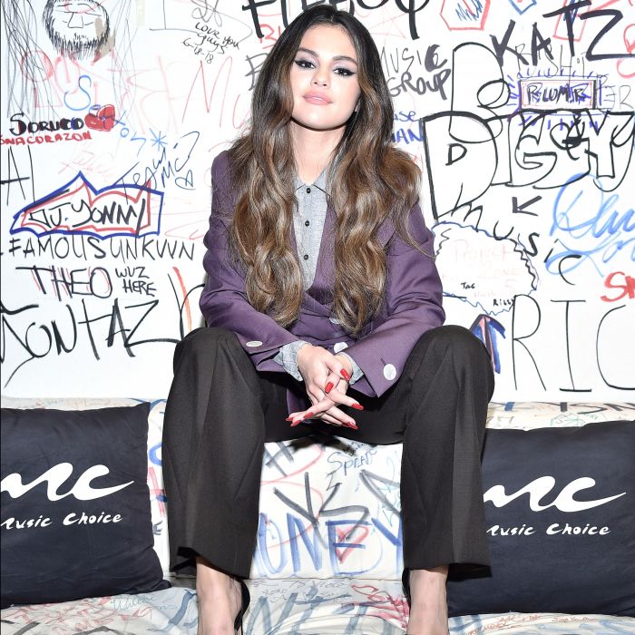 Selena Gomez agradece fãs pelo topo na Billboard Hot 100