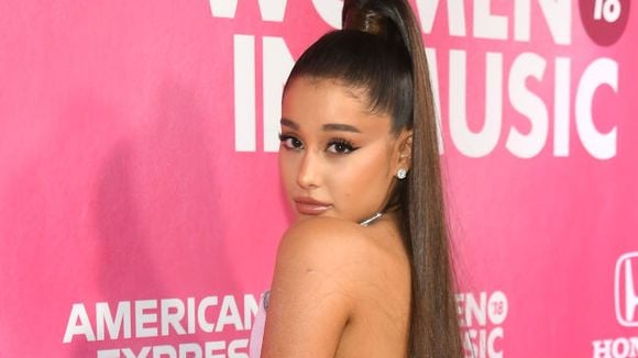 Ariana Grande aparentemente "desprezou" um fã brasileiro no Twitter e já está sendo cancelada