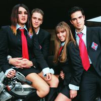 Todo mundo é uma mistura de um personagem de Harry Potter com Rebelde e esta é a sua