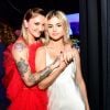 Julia Michaels convidou Selena Gomez para falar sobre ansiedade na música "Anxiety"
