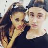 Ariana Grande aparece com novo namorado no clipe de "Stuck with U"