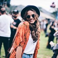 Bruna Marquezine dança muito em festival de música alternativa no Rio de Janeiro!