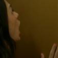  Em "Boogie Oogie", Sandra (Isis Valverde) foi trancada em casa por Vit&oacute;ria (Bianca Bin) para n&atilde;o ir ao seu noivado 