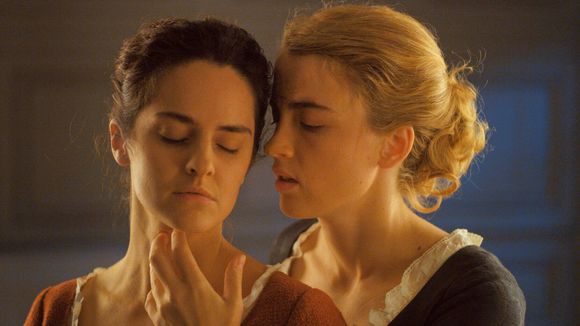 Quiz: responda este teste e ganhe uma indicação de romance lésbico para assistir