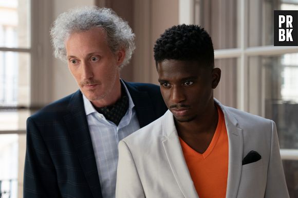 "Emily em Paris": Luke (Samuel Arnold) e Julien (Bruno Gouery) são dois personagens que se destacaram na série