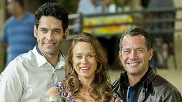 Você lembra quem fica com quem em "Haja Coração"? Responda neste quiz