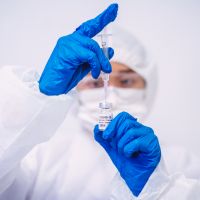Reino Unido é o primeiro país a aprovar vacina contra o coronavírus!