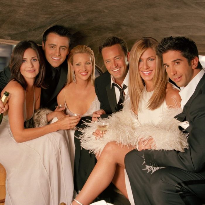 Jennifer Aniston tranquiliza fãs sobre reunião de &quot;Friends&quot;
