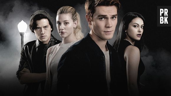 KJ Apa mostrou como as cenas de beijo de "Riverdale" foram gravadas durante pandemia