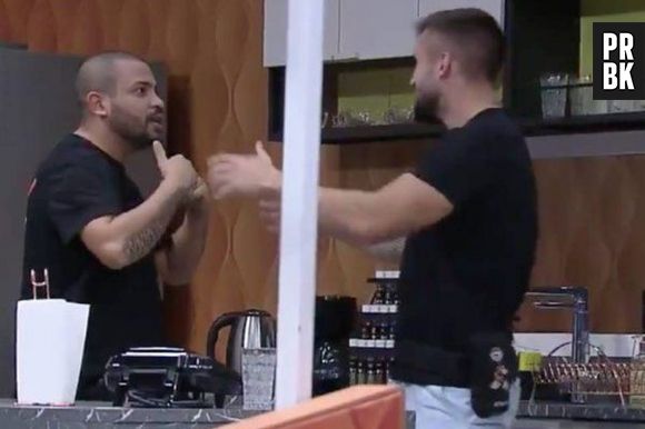 "BBB21": e o que falar do Arthur reconhecendo o Projota no meio da conversa?