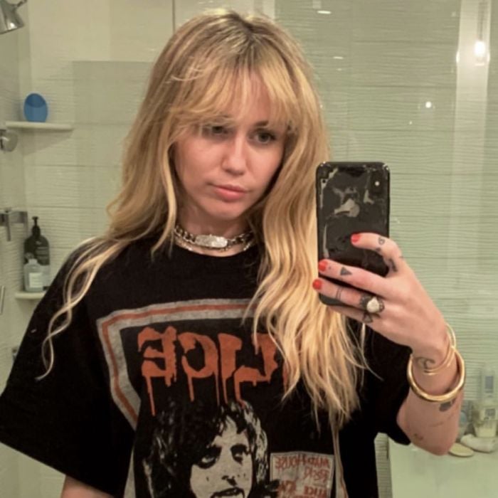 Miley Cyrus adotou o look da Hannah Montana para a vida, em 2019