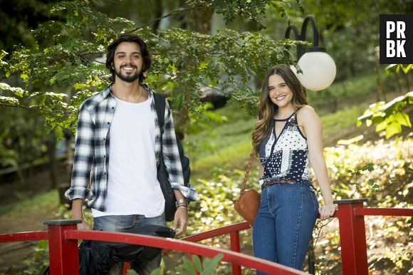 Na novela "Salve-se Quem Puder", Luna ficará balanceada com a chegada de Alejandro (Rodrigo Simas)