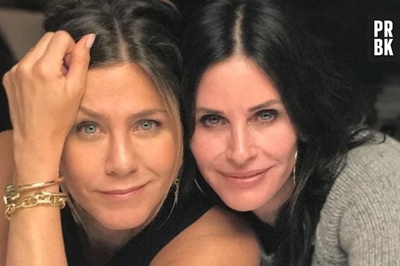 Jennifer Aniston é madrinha de Coco Arquette, filha de Courtney Cox. Isso que é amizade!