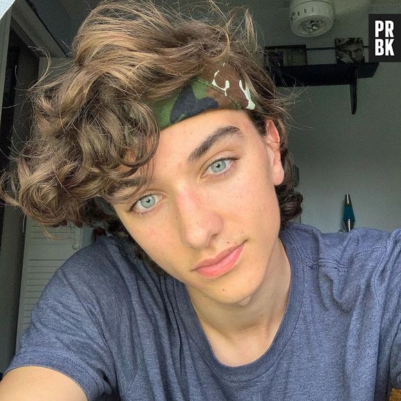 Gavin Casalegno está atualmente na série "Walker da CW"