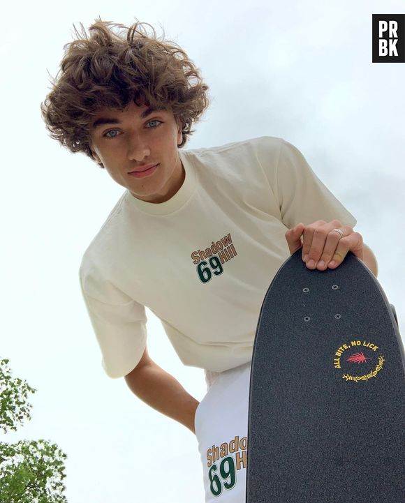 Gavin Casalegno namora há cinco anos a atriz Larsen Thompson