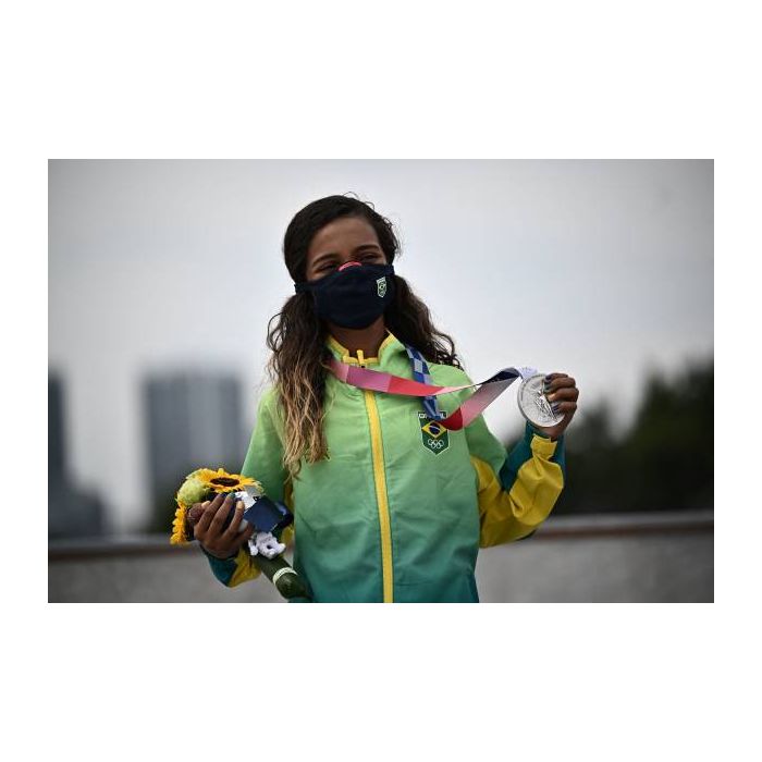 Mesmo acontecido há pouco tempo, a conquista da medalha de prata de Rayssa Leal no skate street nas Olimpíadas de Tóquio foi extremamante marcante para o Brasil