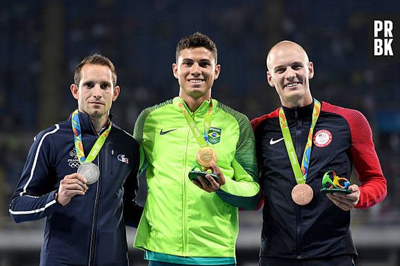 Thiago Braz proporcionou outro momento muito marcante para o Brasil, quando quebrou o recorde olímpico e conquistou o ouro no salto com vara nas Olimpíadas de 2016