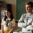 "Riverdale"  não vai mostrar Archie pela faculdade e tudo recomeça quando ele chama seus antigos amigos para ajudá-lo a salvar a cidade 