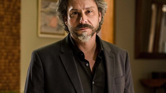 7 acontecimentos bizarros da novela "Império"