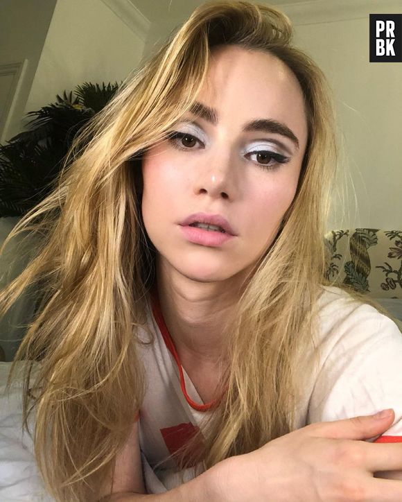 A modelo e atriz Suki Waterhouse não gostou de ser mencionada no reboot de "Gossip Girl" como a namorada "ninguém" do Robert Pattinson