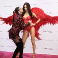 A brasileira Adriana Lima ganhou uma estátua de cera no Madame Tussauds por ser a mais velha angel da Victoria Secret's em atividade na época