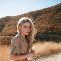 Sabrina Carpenter abre coração sobre novo álbum, próximos trabalhos e luto na pandemia