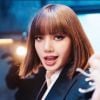 Lisa, do BLACKPINK comentou em live sobre seu carinho com o país de origem: "Eu quis mostrar o amor da Tailândia no MV"