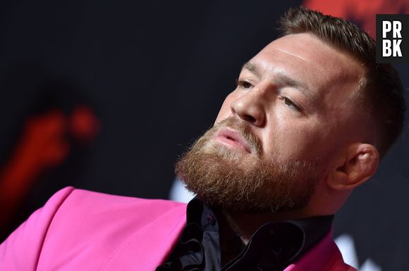O lutador Conor McGregor protagonizou briga com Machine Gun Kelly no tapete vermelho do VMA 2021