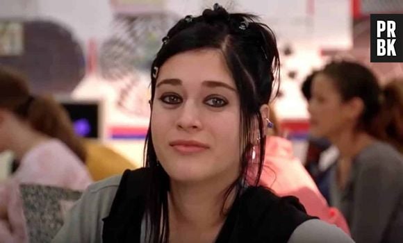 Janis (Lizzy Caplan) era a melhor amiga de Cady (Lindsay Lohan) e Damian (Daniel Franzese) em "Meninas Malvadas"