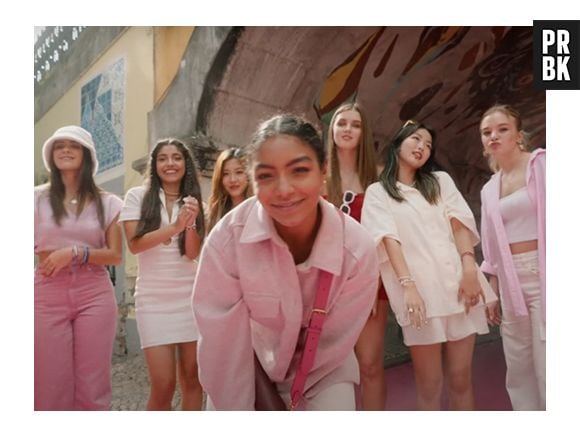 "I Got You", do Now United conta com as integrantes Any Gabrielly, Sabina Hidalgo, Savannah Clarke, Nour Ardakani, Sofya Plotnikova, Sina Deinert, Hina Yoshihara, Heyoon Jeong e Mélanie Thomas