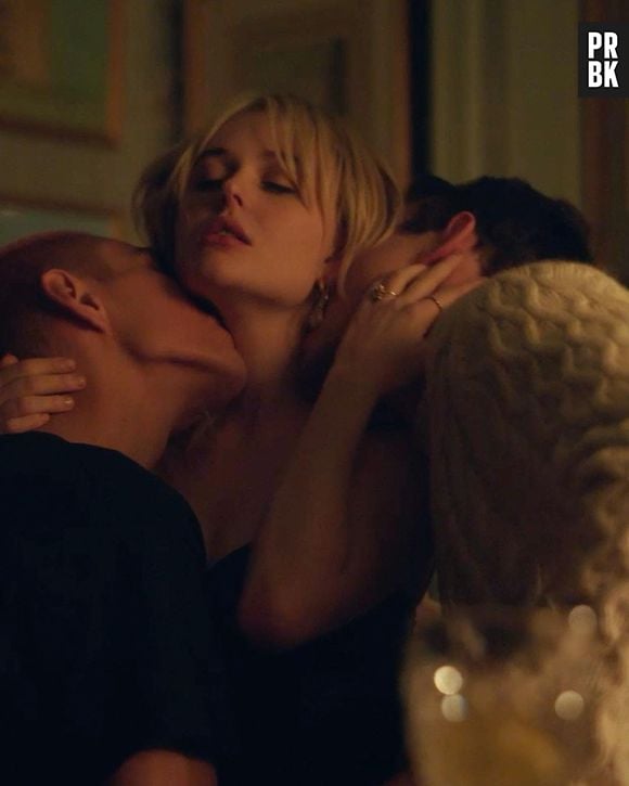 O trisal composto por Audrey (Emily Alyn Lind), Aki (Evan Mock) e Max (Thomas Doherty) aparece em clima quente no trailer da 2ª parte da primeira temporada de "Gossip Girl". Parece que eles irão fazer sexo até em uma igreja nos novos episódios