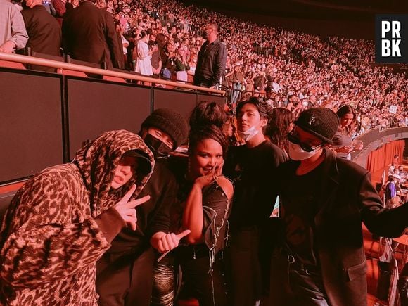 BTS encontrou Lizzo no show de Harry Styles no último sábado (20). Fim de semana agitado!