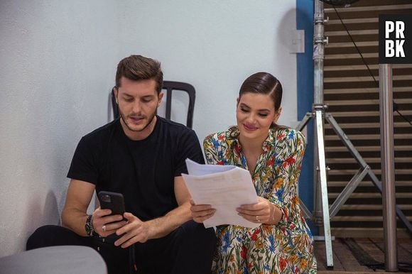 Camila Queiroz comemora volta com Klebber Toledo nas redes sociais