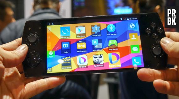 Smartphone feito para gamers roda Android, sistema operacional da Google, e tem visão 3D estilo o Nintendo 3DS