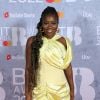 BRIT Awards 2022: Clara Amfo apostou no amarelo claro