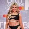 BRIT Awards 2022: mais fenda no tapete com Tallia Storm