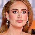 BRIT Awards 2022: Adele estava com maquiagem sóbria no tapete