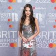 Olivia Rodrigo foi com look bem brilhoso no BRIT Awards 2022