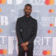 BRIT Awards 2022: Dave foi com look elegante, todo preto