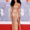 BRIT Awards 2022: Vick Hope foi outra que apostou no brilho