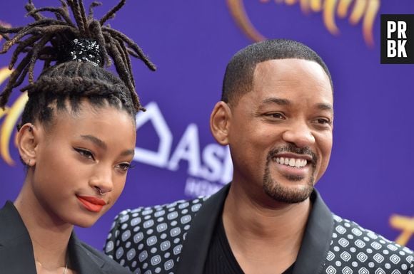 Aos 14 anos, Willow Smith causou ao usar uma blusa com desenho de seios de abdômen de uma mulher como parte da campanha Free the Nipple (liberte os mamilos, em tradução literal)