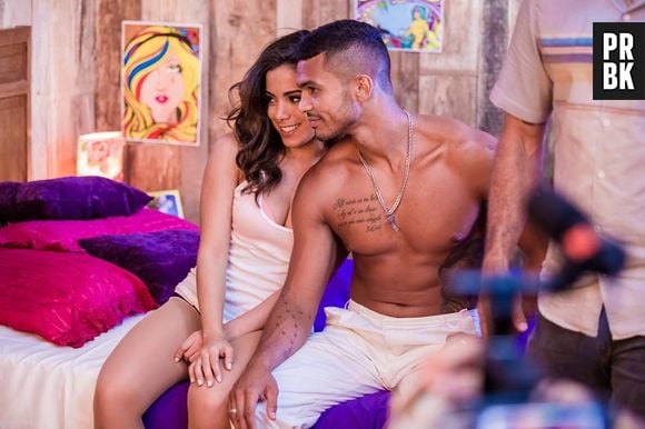 As cenas mais quentes protagonizadas por Anitta e o dançarino também ficaram de arrasar, não é mesmo?