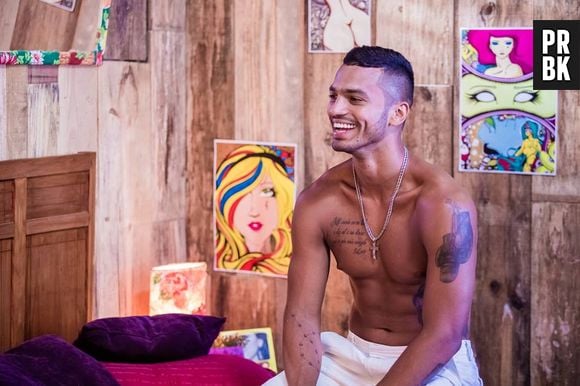 Alguém aí também ficou apaixonado pelo boy do clipe da Anitta?